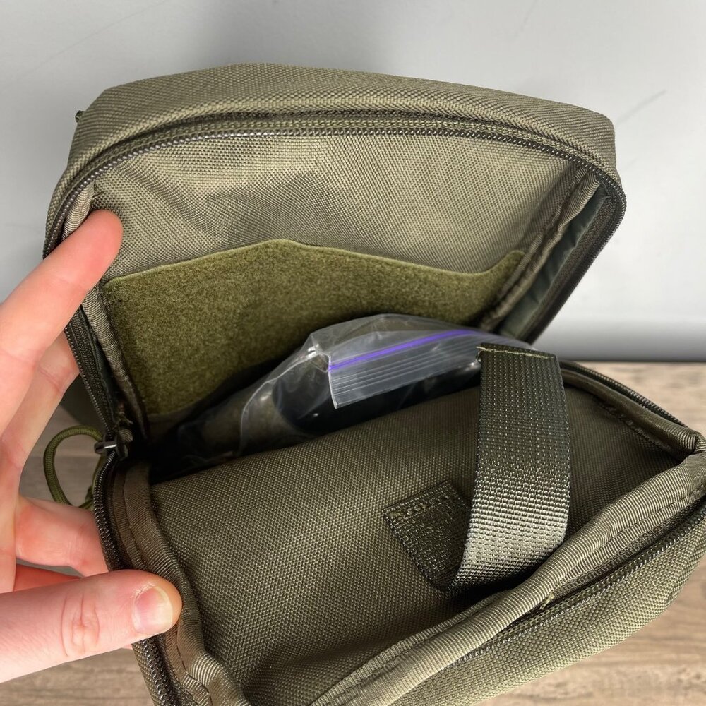 Women’s Conceal Carry Crossbody Bag - Picture 6 of 9